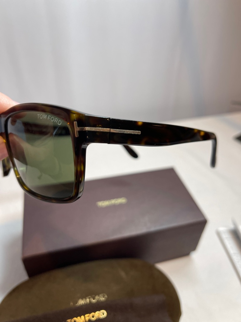 Tom Ford 58-18-135 Augusts Tortoiseshell Frame Sunglasses with Green Lenses - Picture 9 of 11